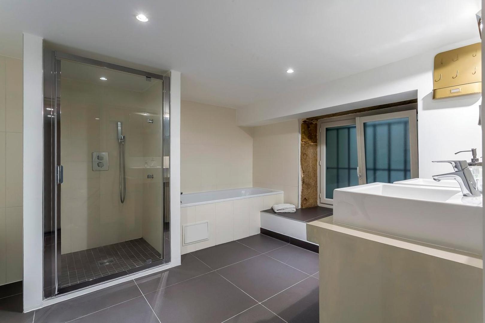 Charlie-Meublee Haut De Gamme-Duplex-260M2-Lyon 1 Экстерьер фото